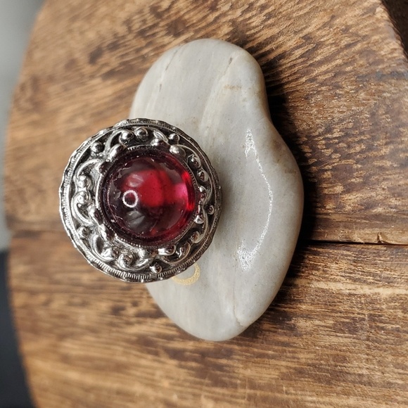 Whiting and‎ Davis size 7 R744 rare ruby  ring Gothic amulet - Picture 1 of 4